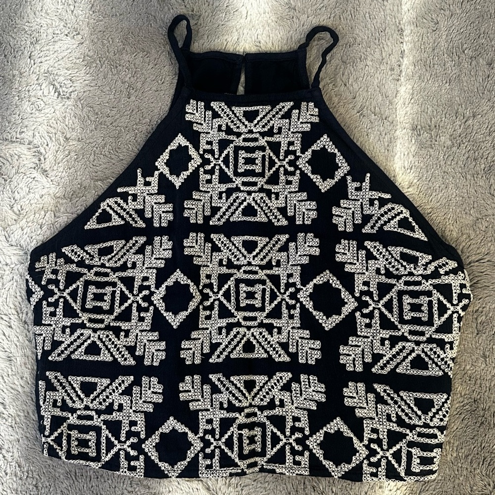 NWT - Abercrombie & Fitch Navy Blue and White Embroidered Crop Top. Size medium